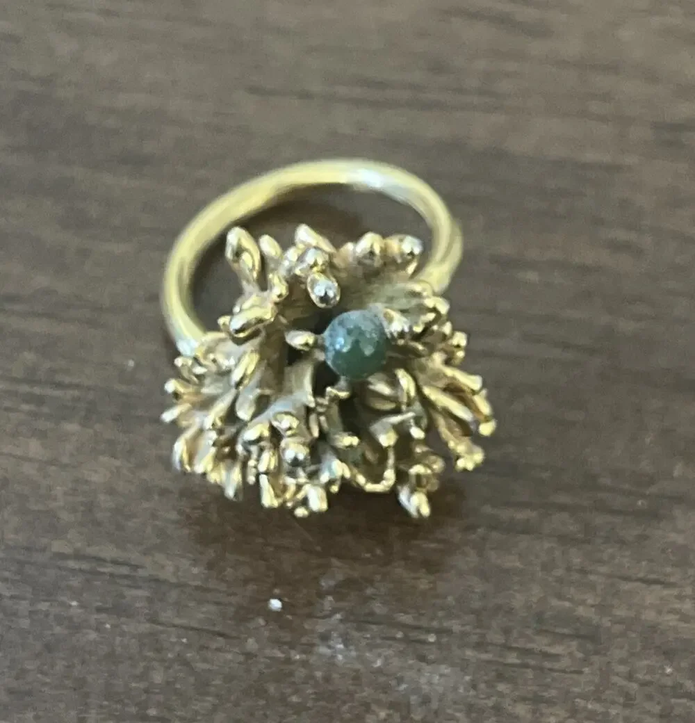Vintage Gold Cluster With Jade Bead Ring Gold Tone/plated Size 5.5